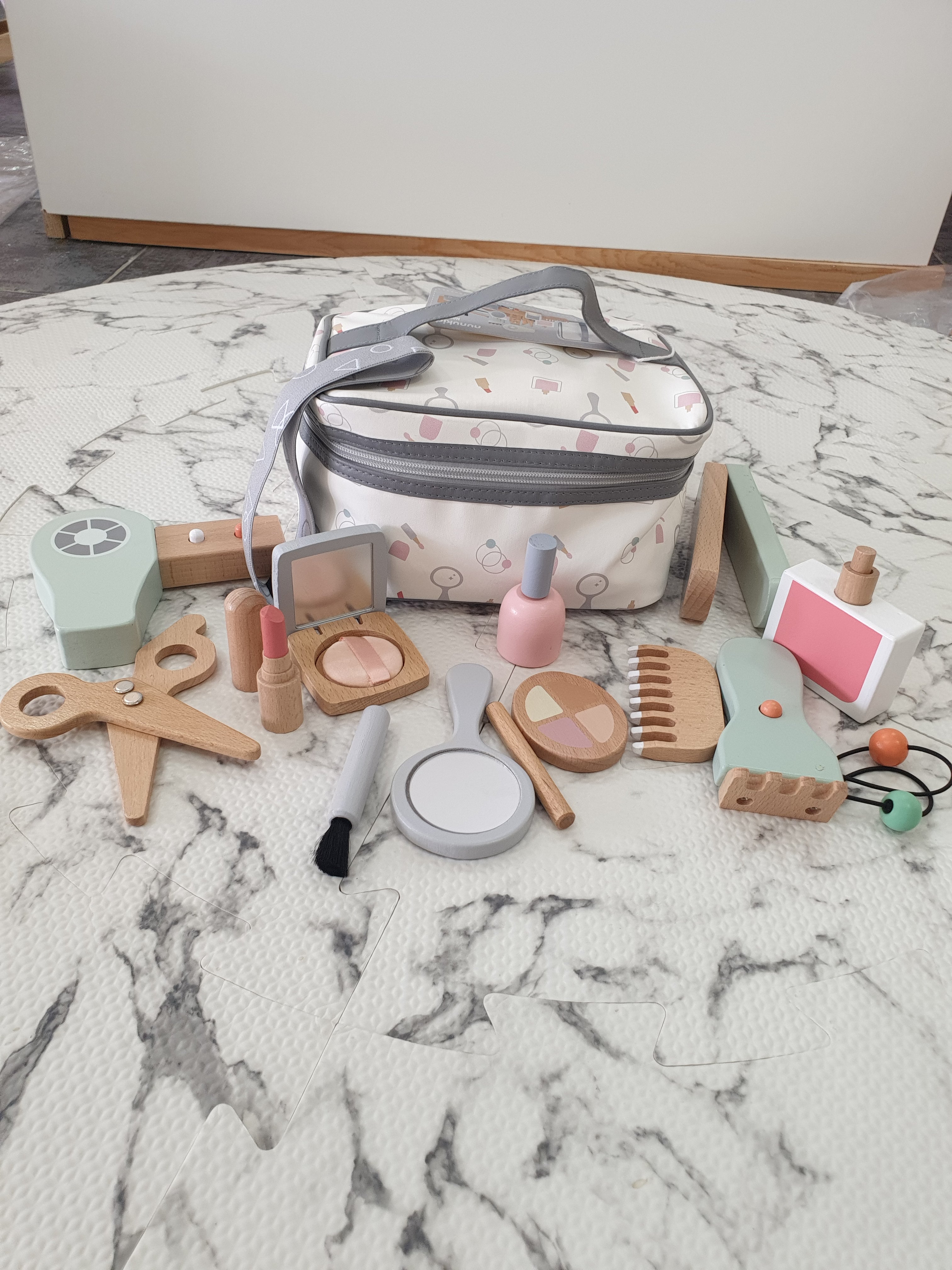 Makeup bag