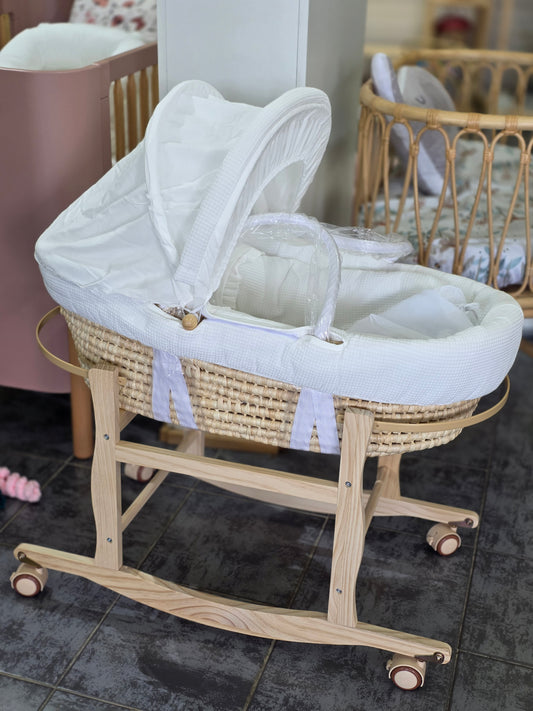 Moses basket + stand