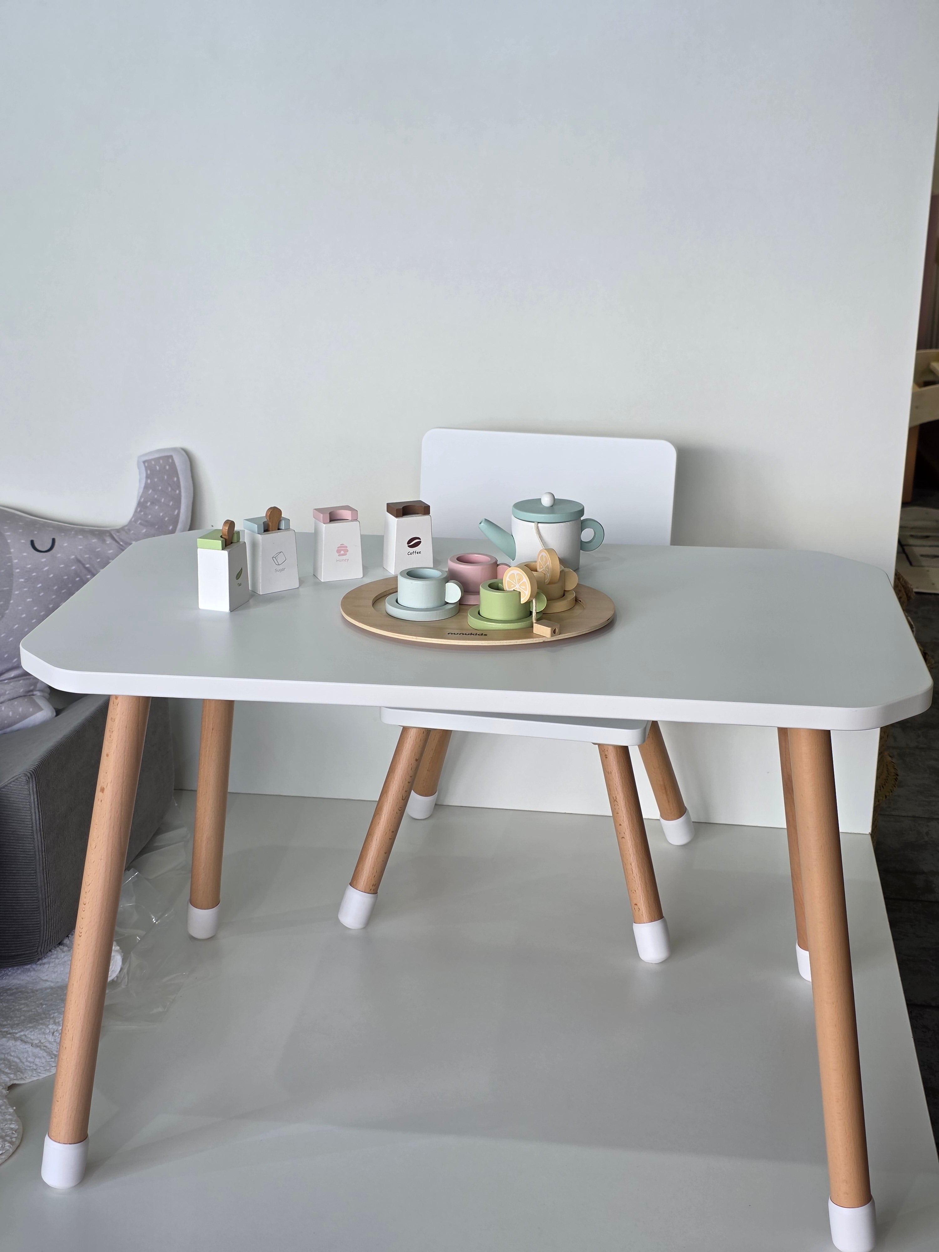 White Table set