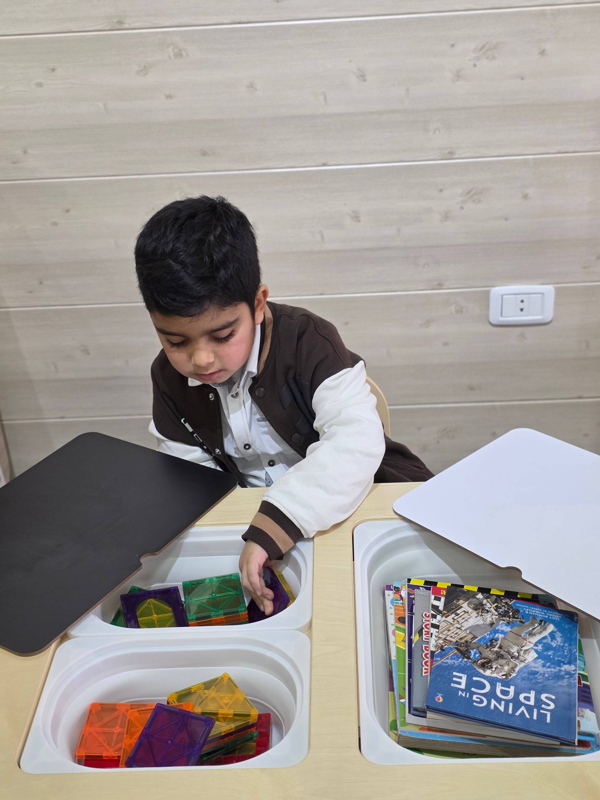 Storage table set