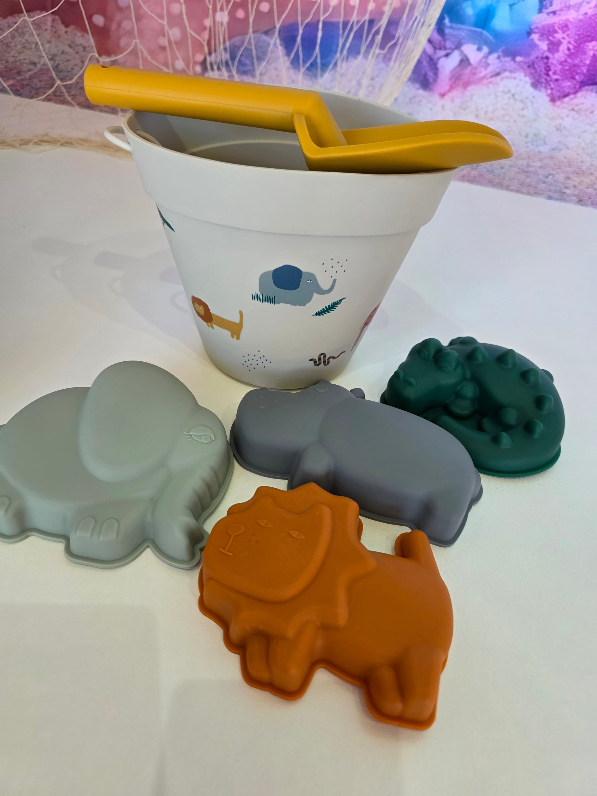 Safari Silicone Bucket